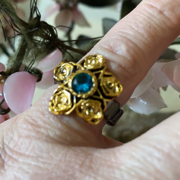 STERLING SILVER FLOWER RING🍁FREE SHIPPING🍁 - Picture 4 of 6